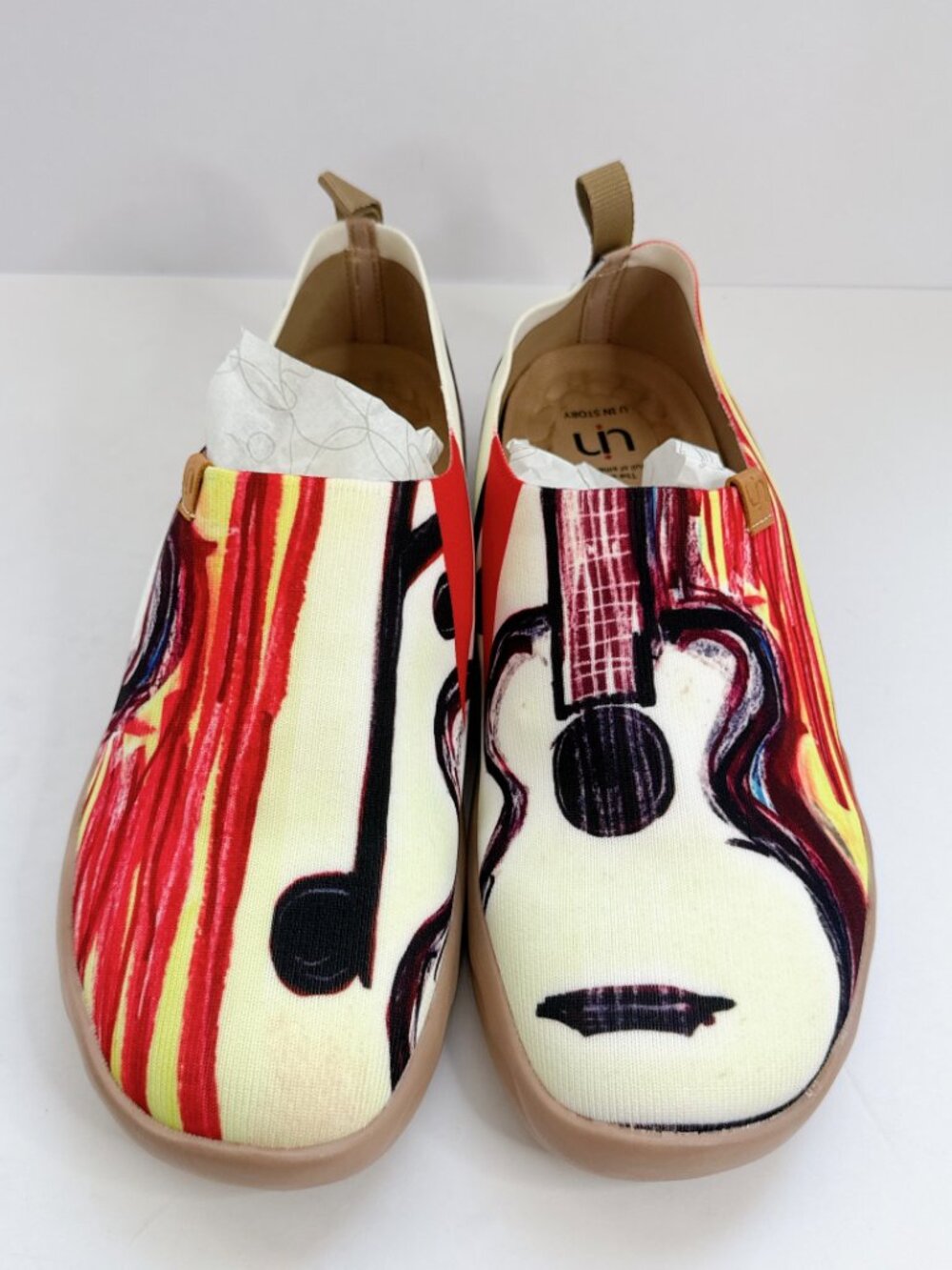 Men’s Size 9.5 UIN La Guitarra Art Travel Slip-On Shoes Guitar Music Knitted